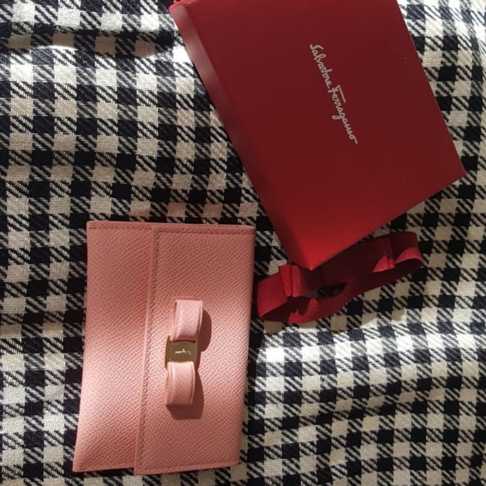Ferragamo cardholder new in box pink